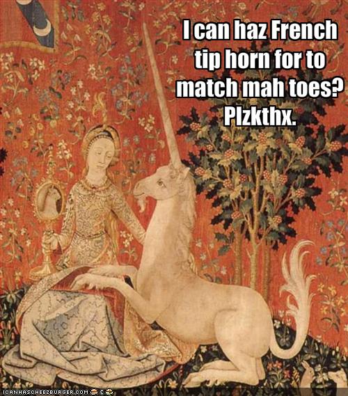 I can haz french tip horn to match mah toes